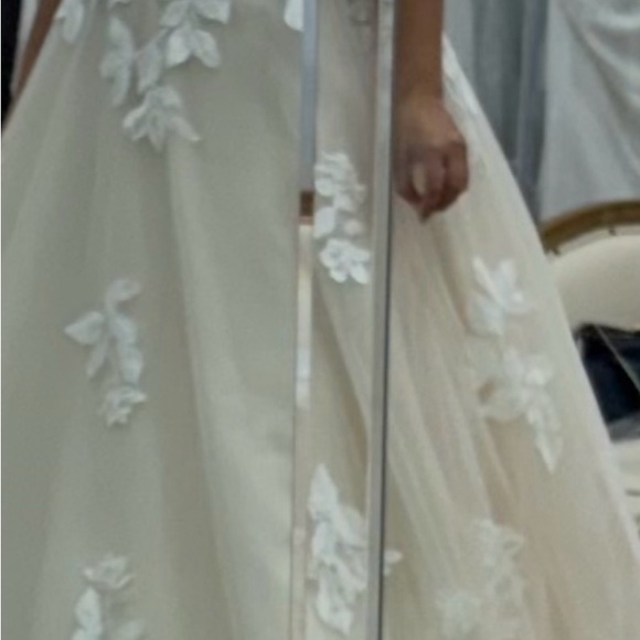 Allure Bridal A1208 - Picture 2 of 5